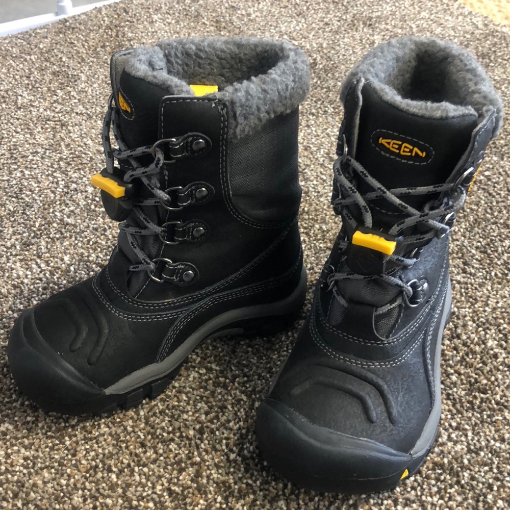 Keen Kids Basin Winter Boots size 11